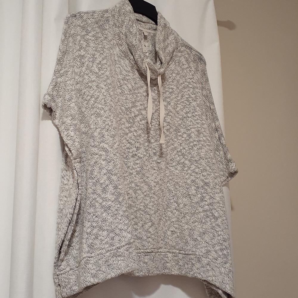 Lou & Grey Poncho sweater